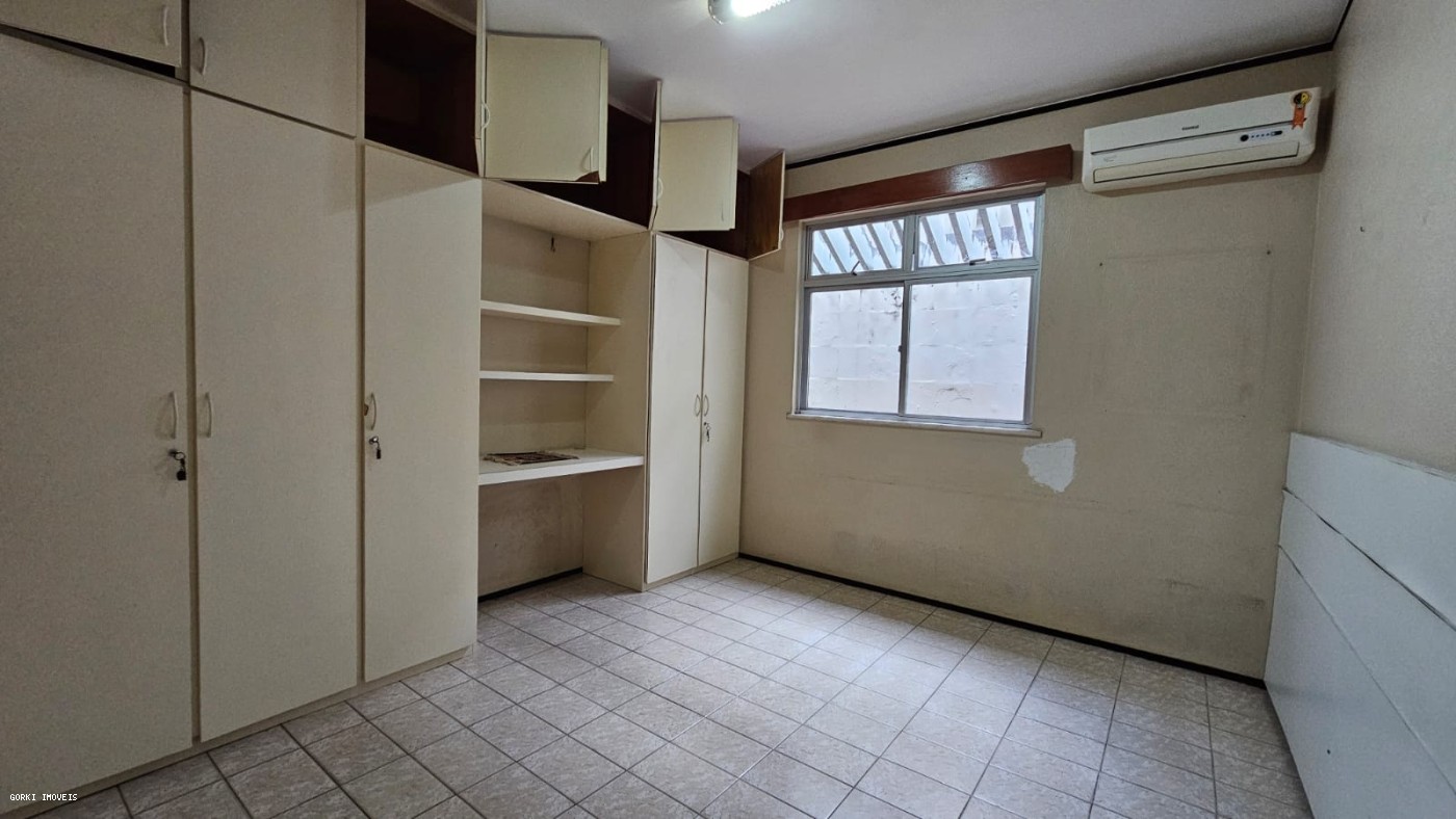 Casa, 3 quartos, 263 m² - Foto 11