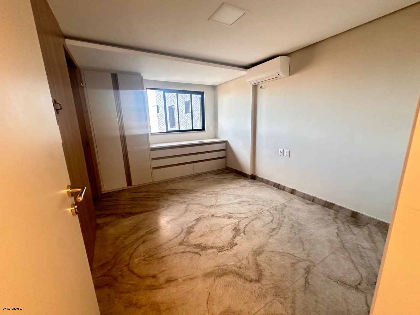 Apartamento, 3 quartos, 220 m² - Foto 1